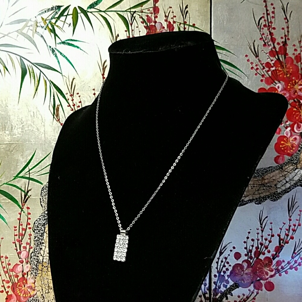 Antique Silver Toned Crystal Pendant Necklace