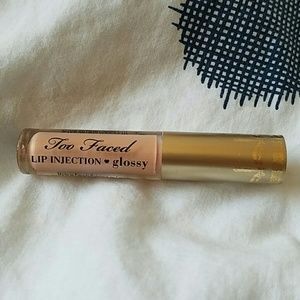 Too Faced Lip Injection