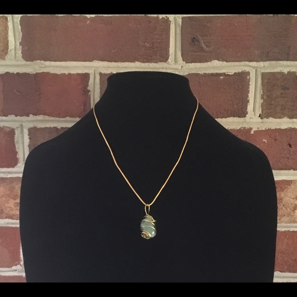 Gorgeous Aventurine Semi-Precious Stone w/Leather
