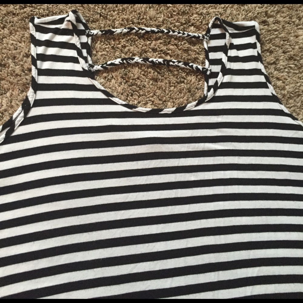 Avenue tank top size 26/28 -decorative back😎