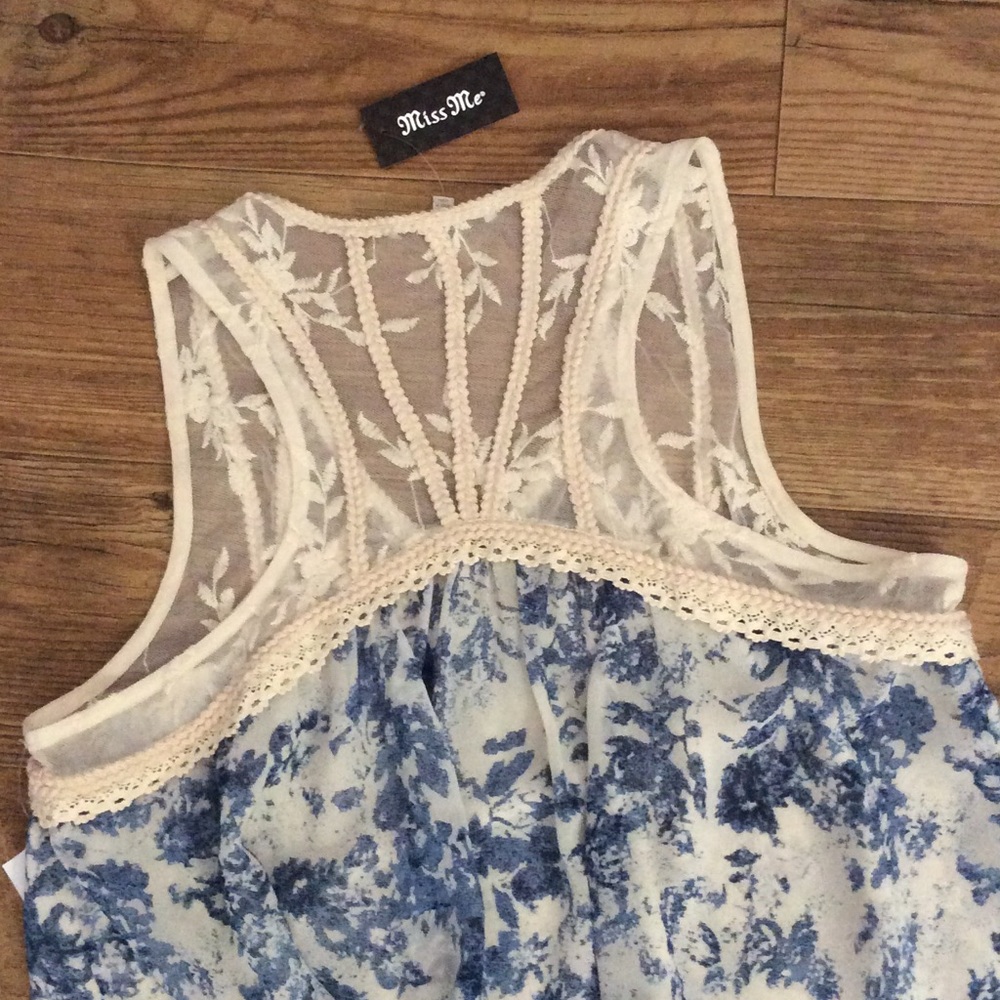 MISS ME IVORY BLUE FLORAL LACE RAZOR BACK TANK - Picture 4 of 4