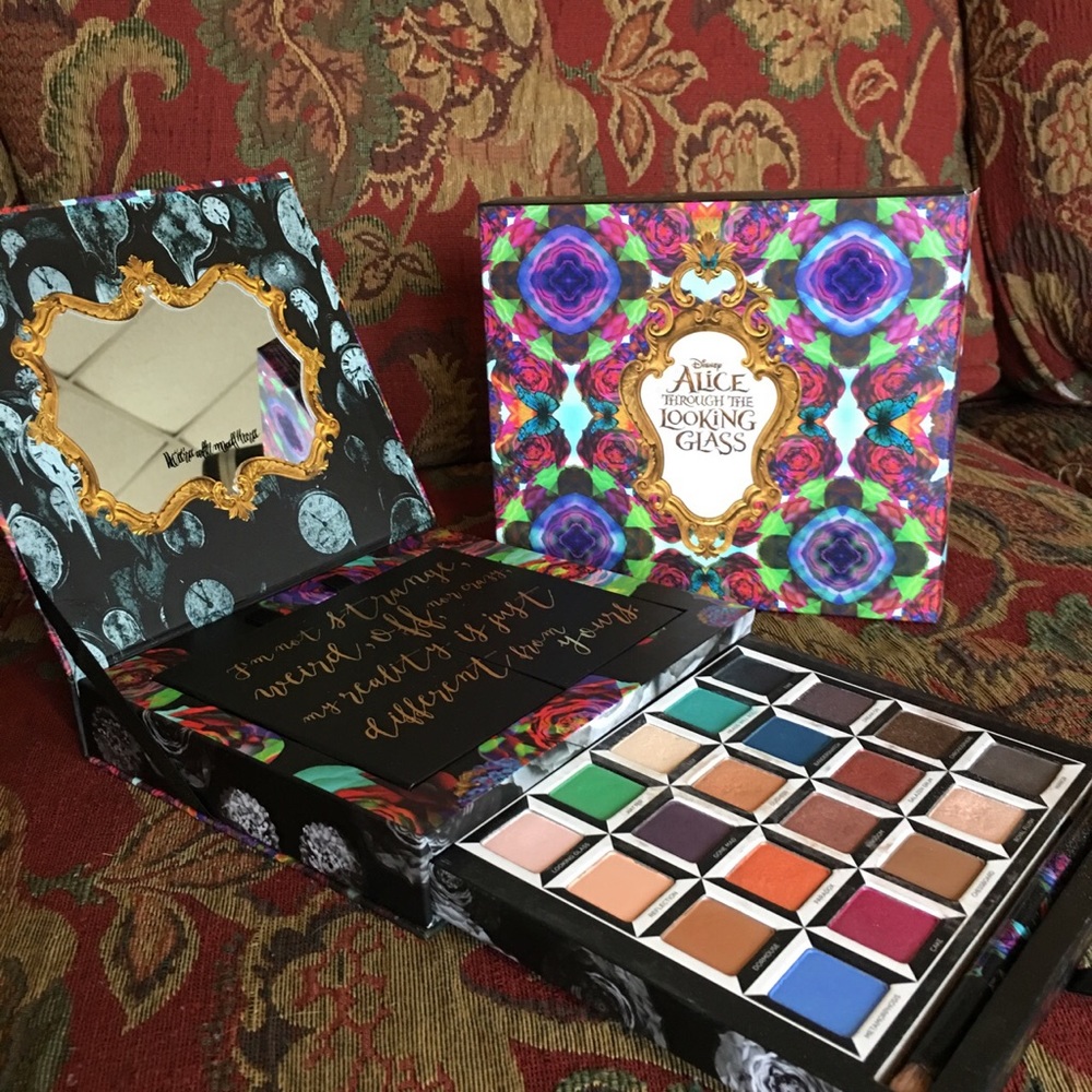 Authentic Through The Looking Glass Urban Decay