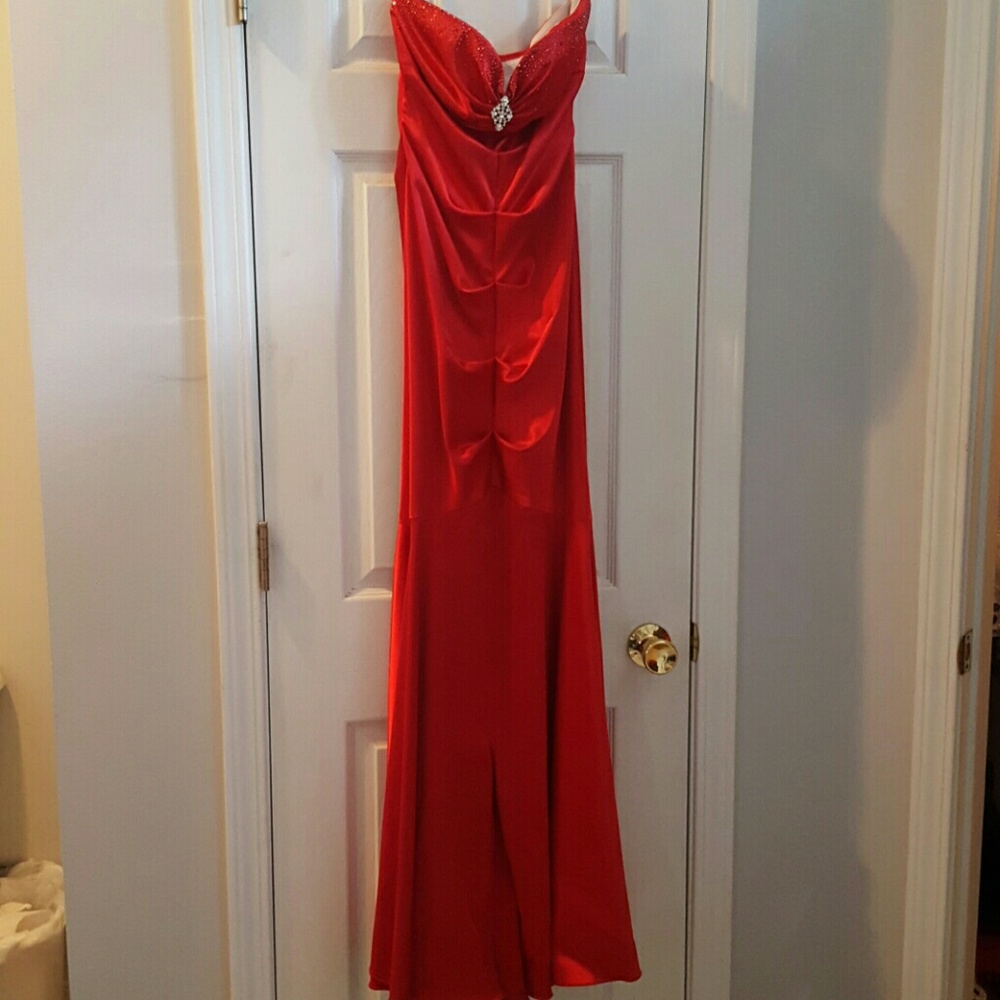 Red gown size 6