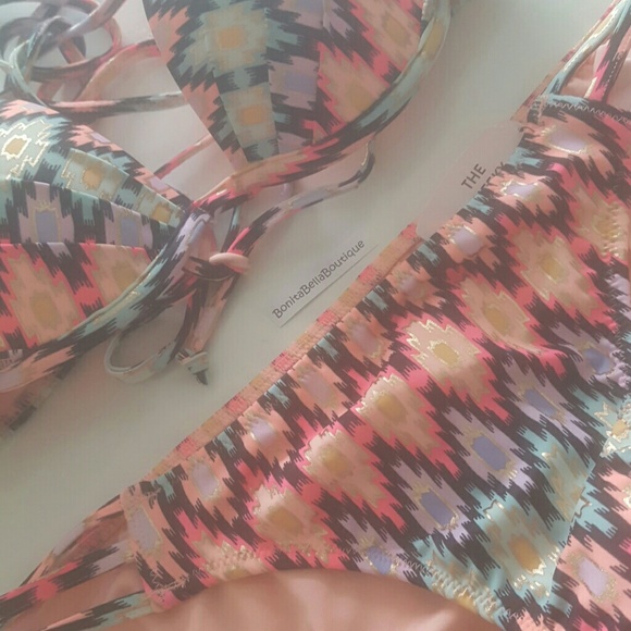 Victoria's Secret 34A MEDIUM BIKINI BUNDLE NWT