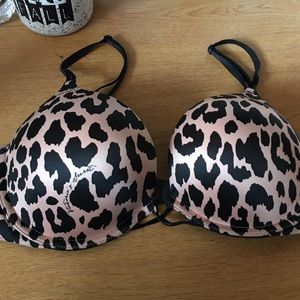 Victoria's Secret bombshell bra