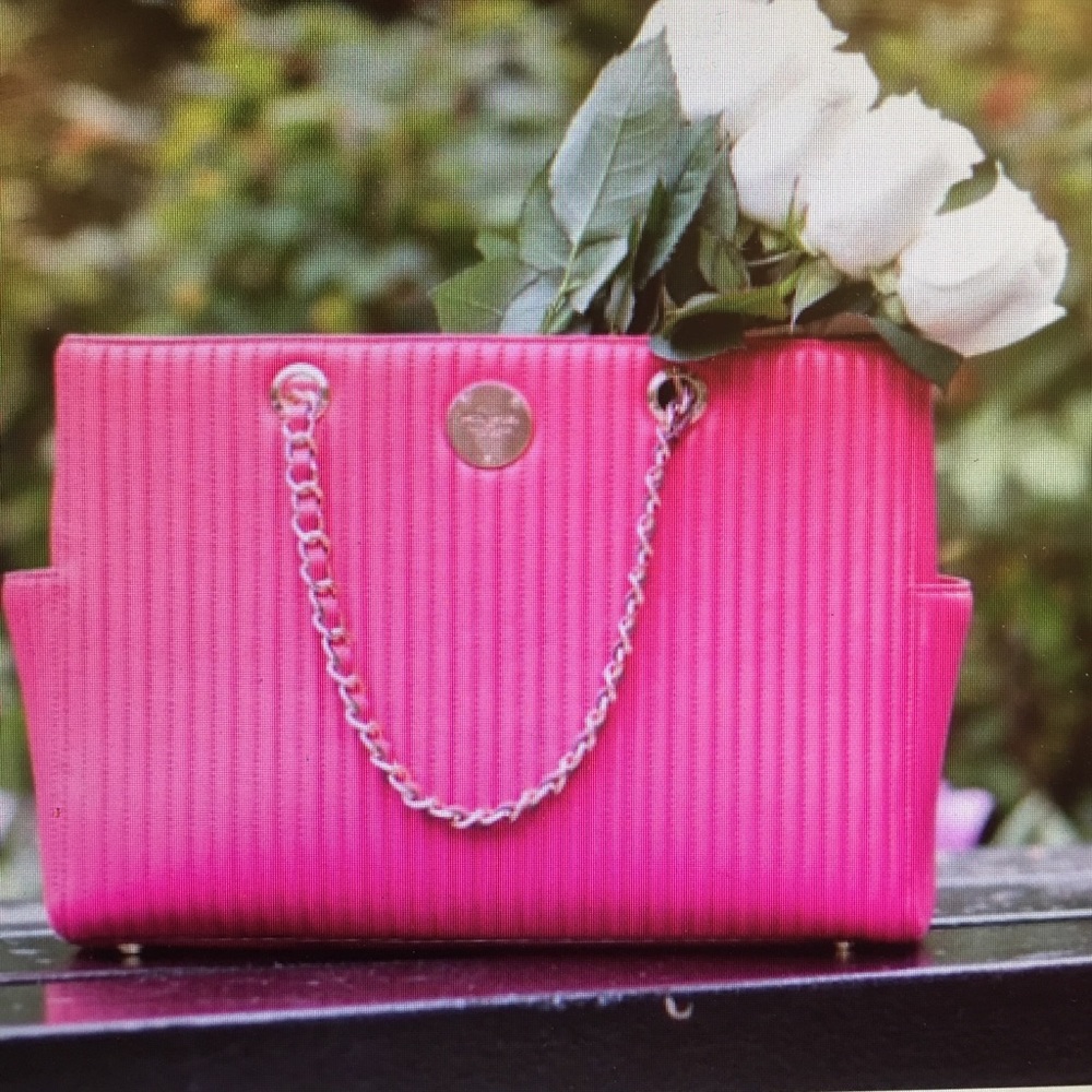 FOUND: ISO No. 7 E/W tote hot pink