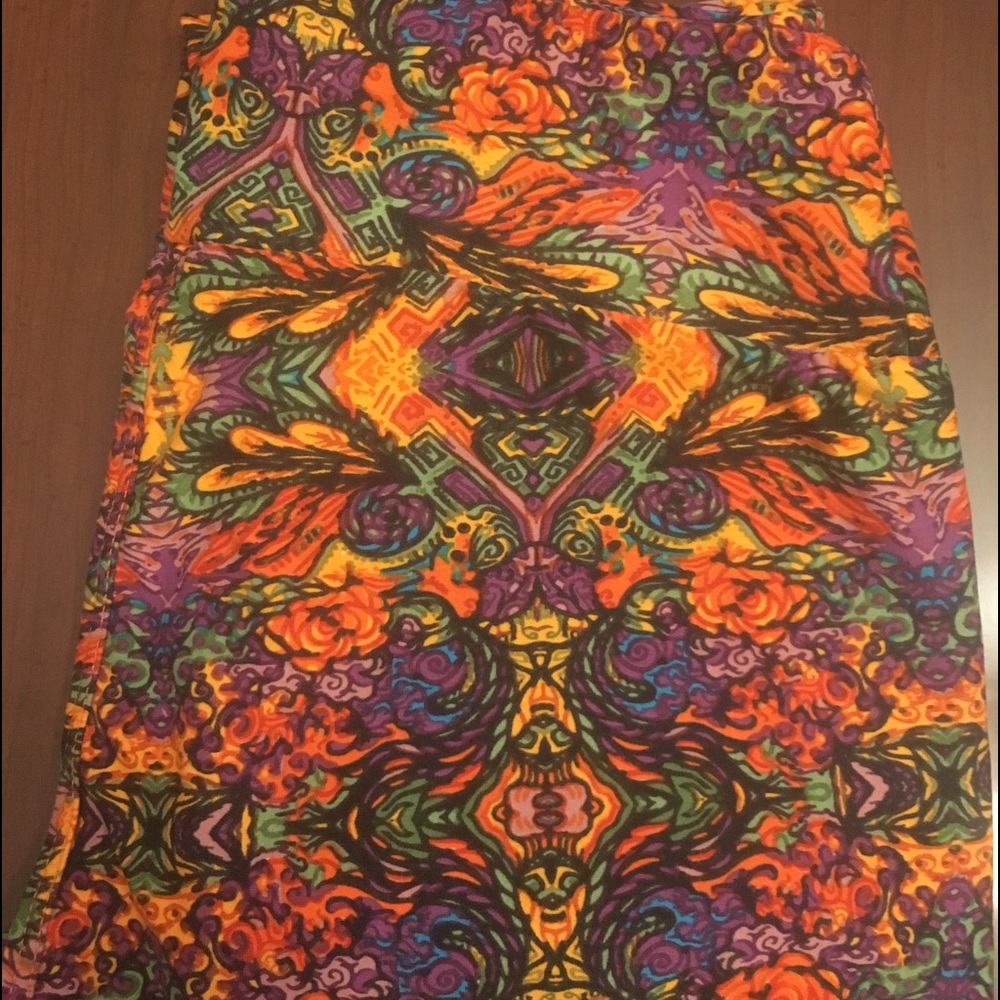 💛BNWT LulaRoe Gorgeous  floral print OS leggings