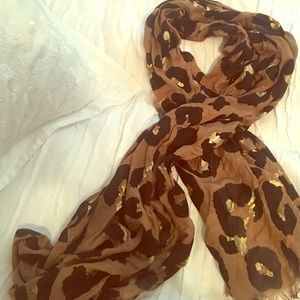 Leopard scarf