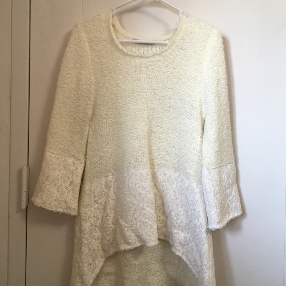 Potter's pot sweater with lace trim