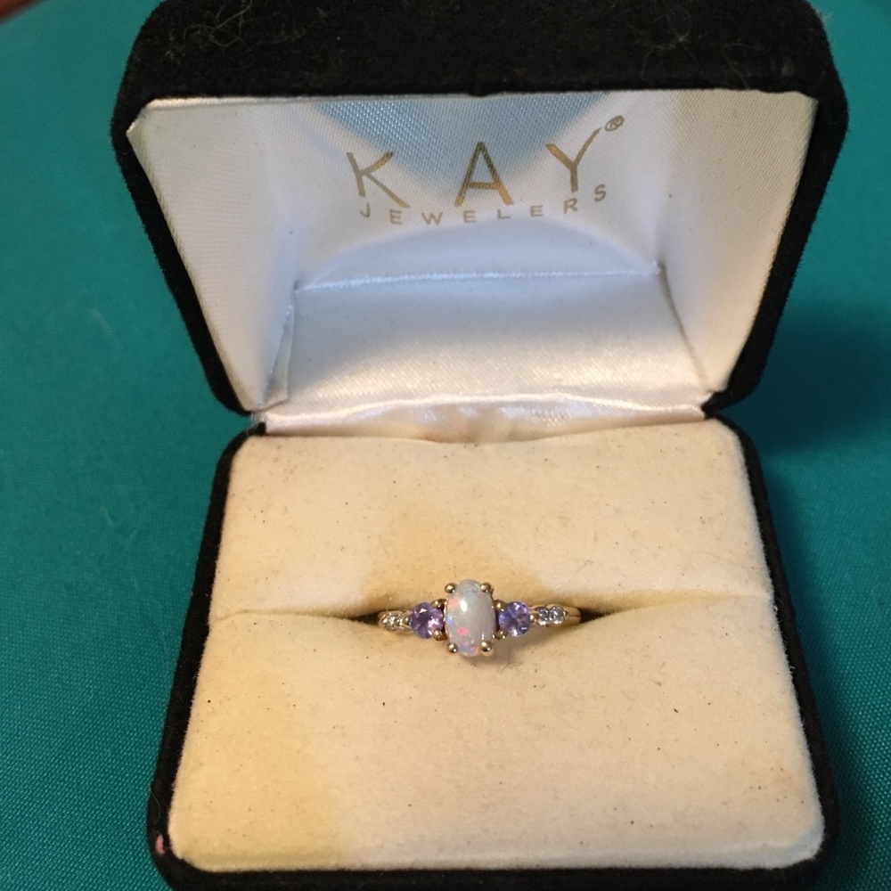Opal ring with yellow gold band
