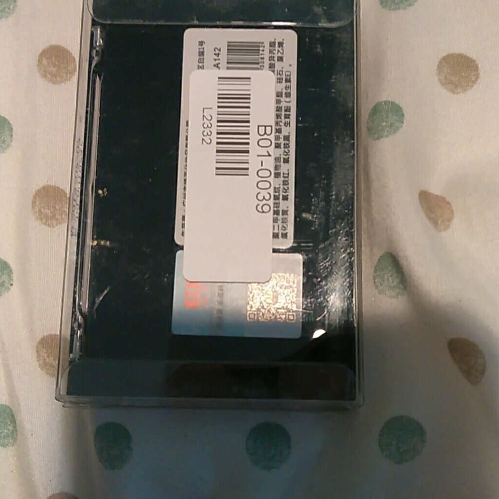Eyeshadow - Picture 2 of 3
