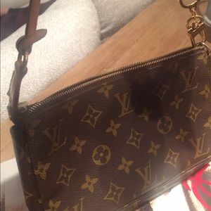 Famous "pouchette" Louis Vuitton  easy small bag