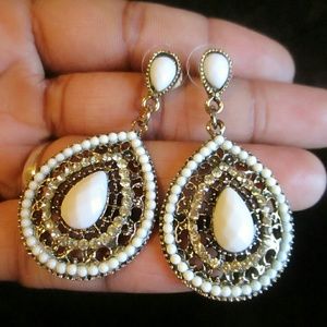 Rhinestone Gold Tear Drop Earnings