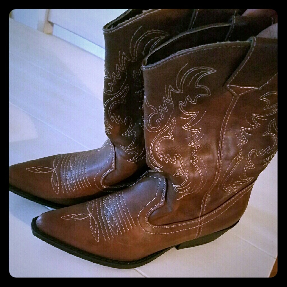 Beautiful brown Cowboy boots