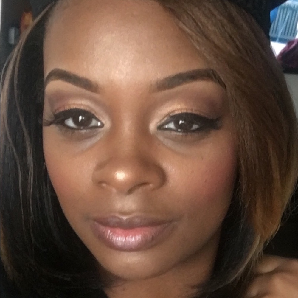 Meet your Posher, Pamela