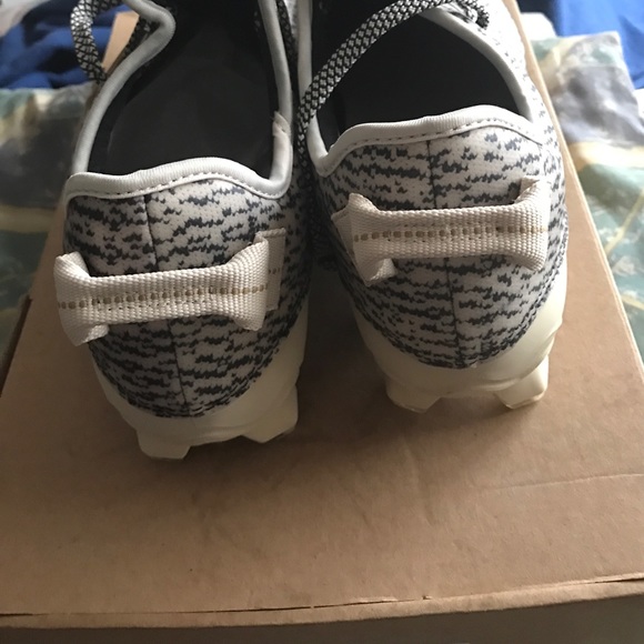 Adidas Yeezy 350 Cleats main image 4