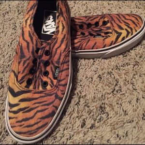 Vans Sneakers! Tiger stripes!