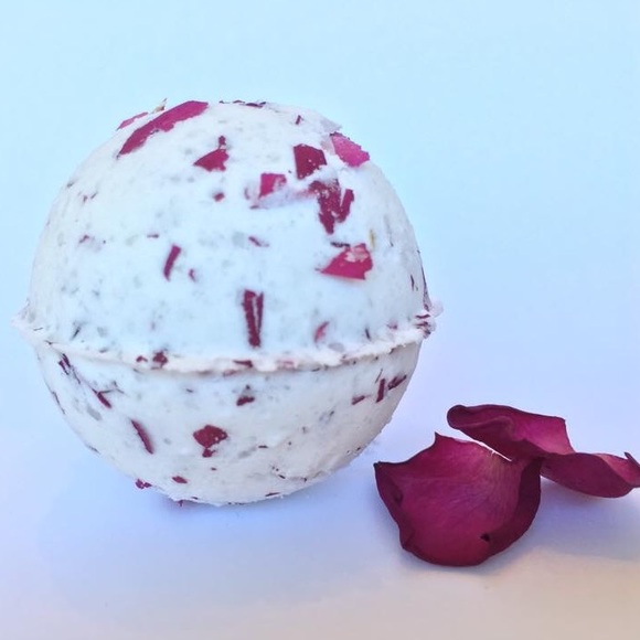 Homemade bath bombs - Picture 3 of 3