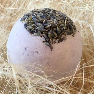 Homemade bath bombs