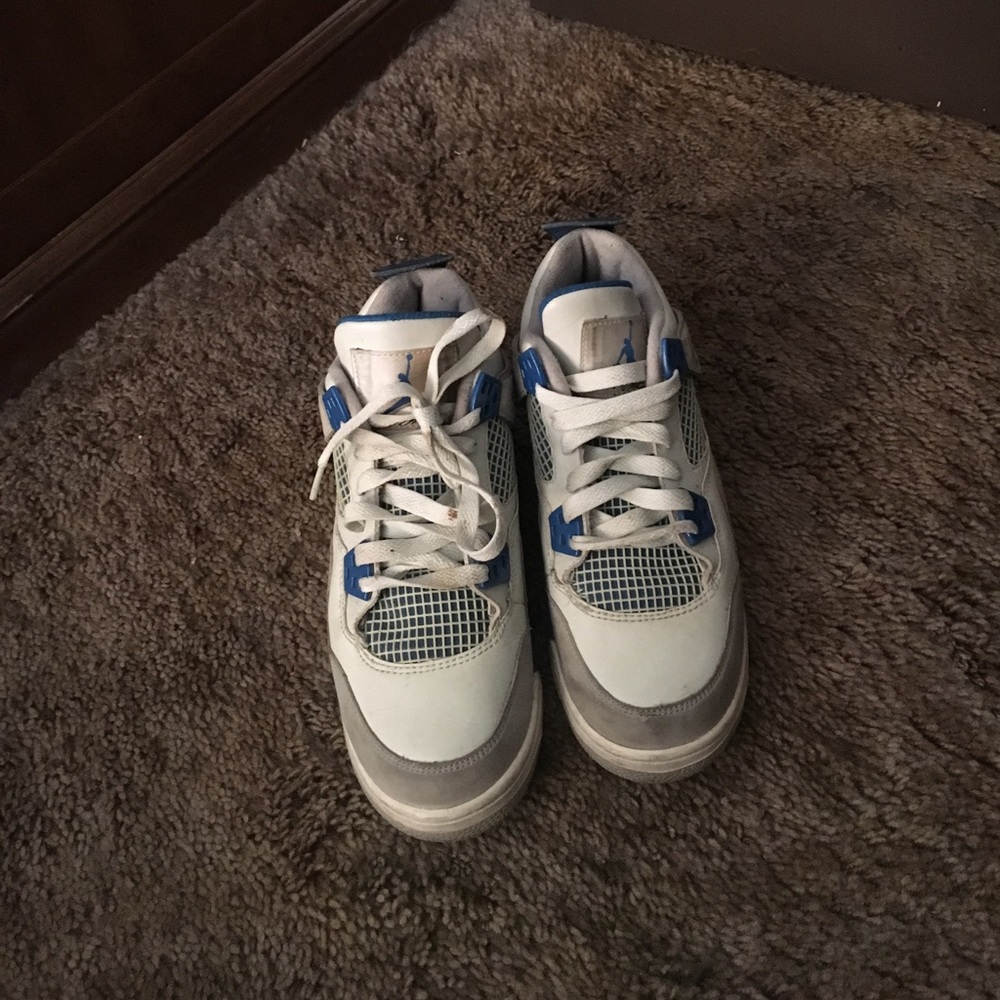 Retro Air Jordan 4s