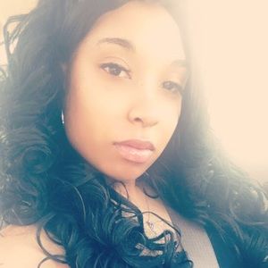 Meet your Posher, Destinee