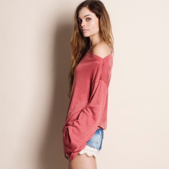 FLASH SALE 🌟 Oversized Off Shoulder Sweater Top - Picture 2 of 4