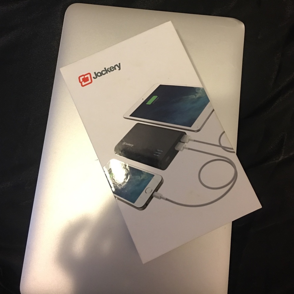 Jackery Giant + Case