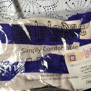 Brand new Lularoe OS legging