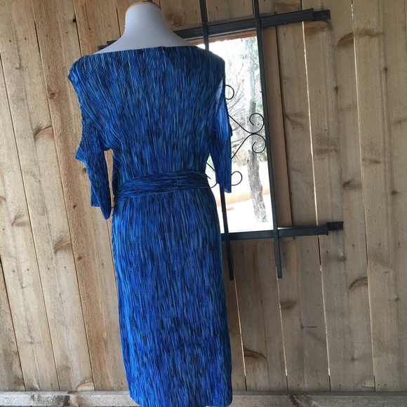 Blue cold shoulder pleated belted holiday dress - Picture 2 of 5