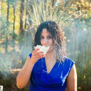 Meet your Posher, Mona