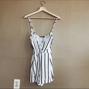 Boohoo Romper size 4 - NWT