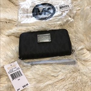 Micheal Kors wristlet wallet