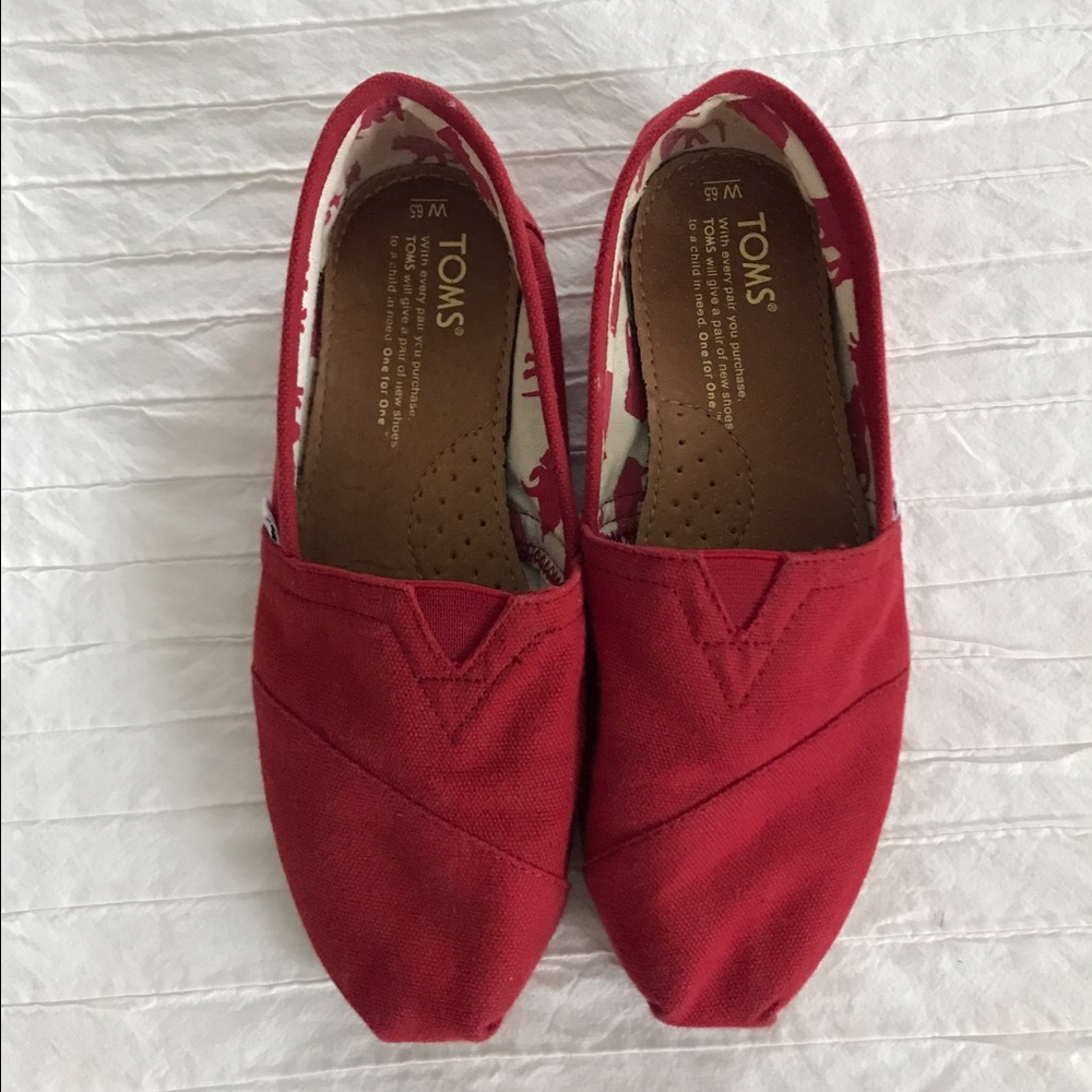 Red toms size 6.5