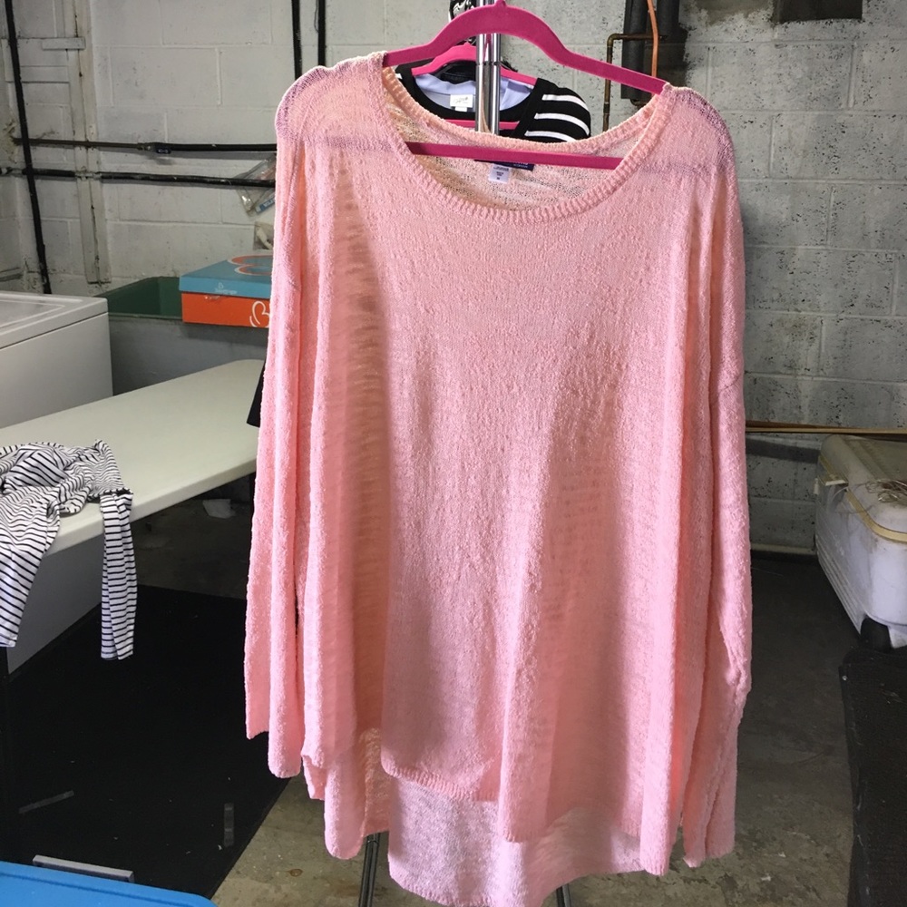 Thin pink sweater