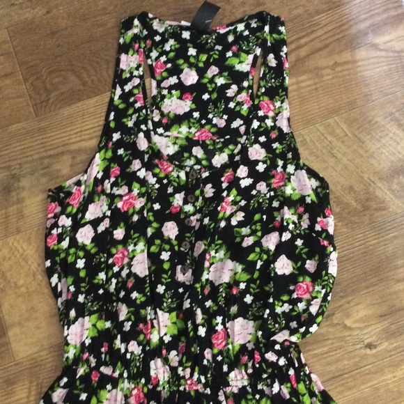 ROSE FLORAL DESIGNED BLACK PINK GREEN ROMPER - Picture 5 of 5