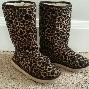 Buffalo London UGG Leopard Boots