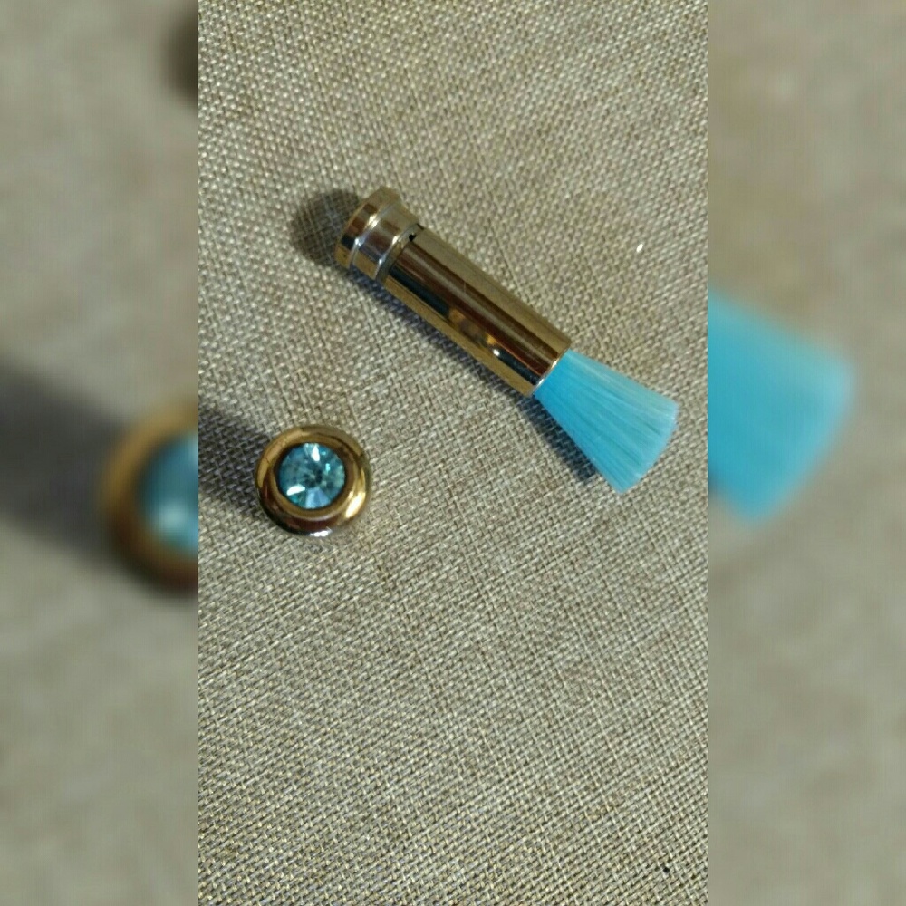 Antique Makeup Brush - Picture 1 of 4
