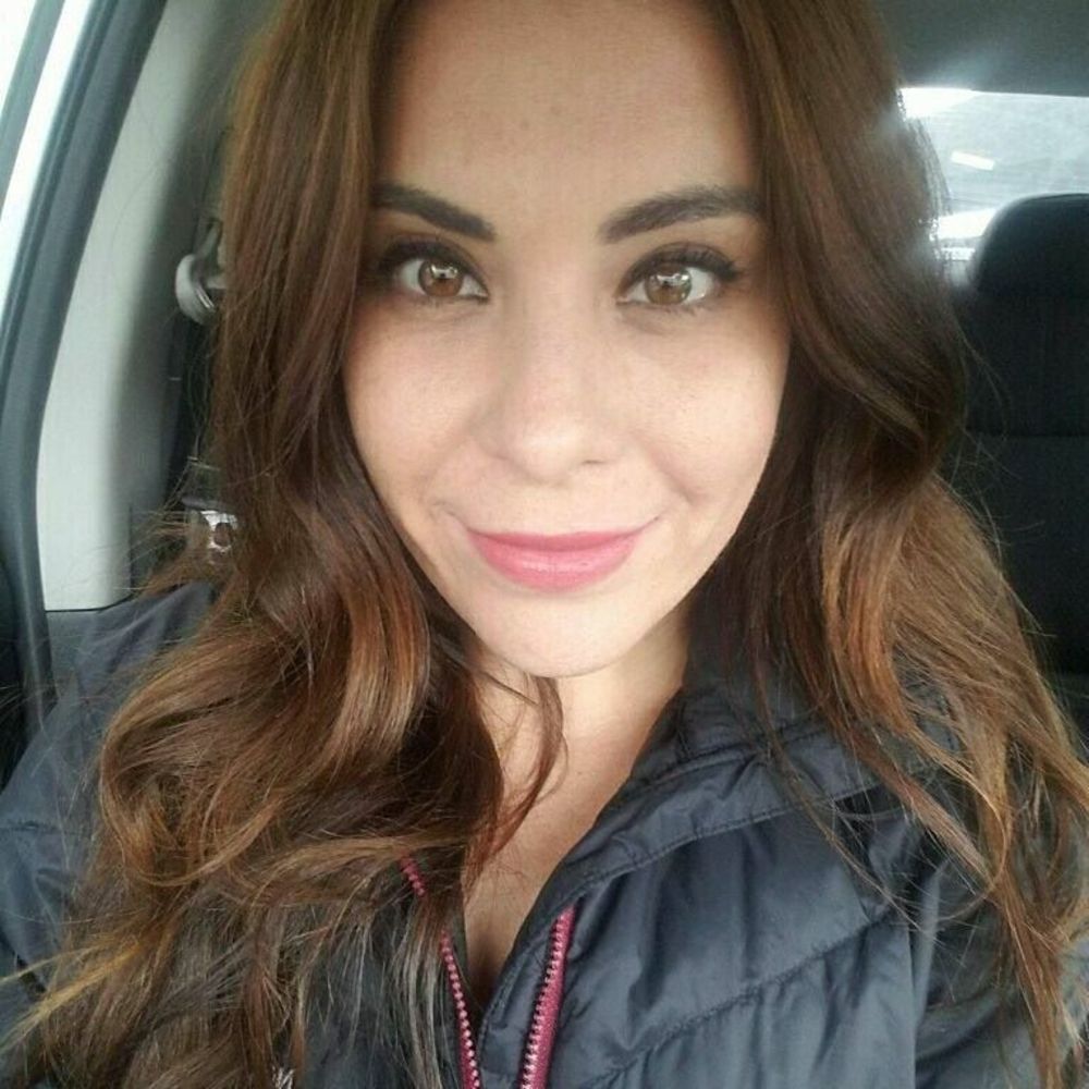 Meet your Posher, Alira
