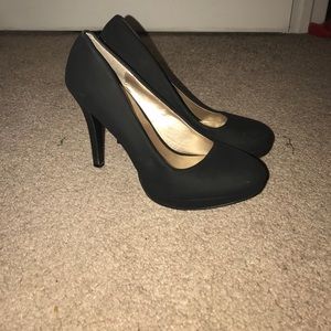 Black closed toe heels