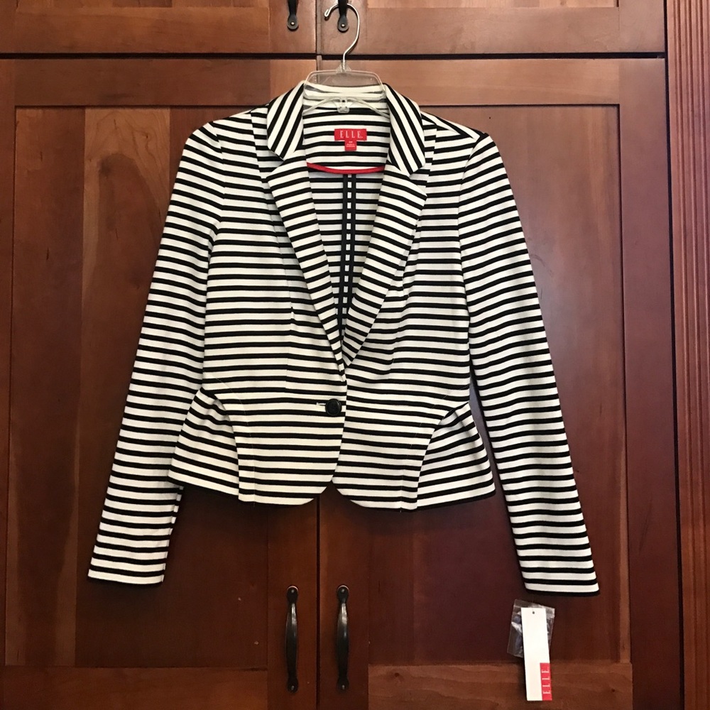 ELLIE FLARE BLAZER