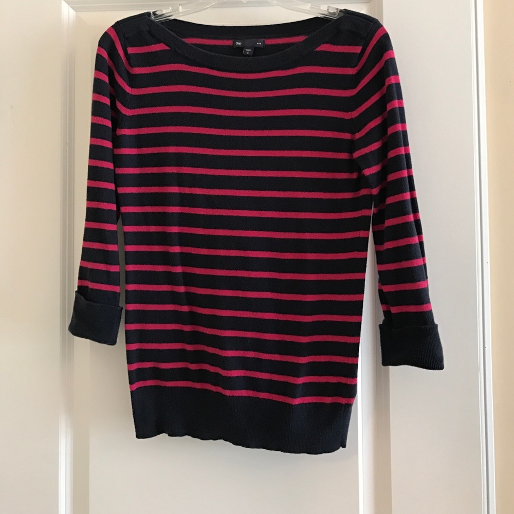 Gap sweater