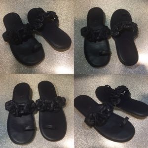 Chanel navy blue flower 🌺 bomb sandals