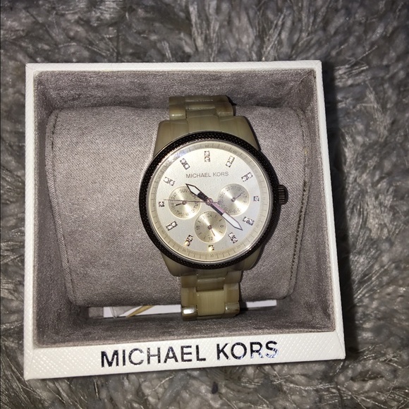 Michael kors horn jet set watch