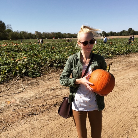 About Bethany 👋🏻 - Picture 2 of 4