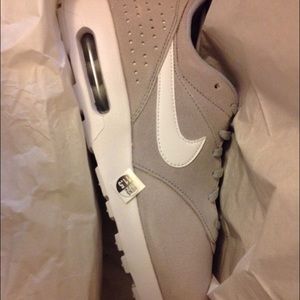 Nike Men air max tavas ltr 11.5