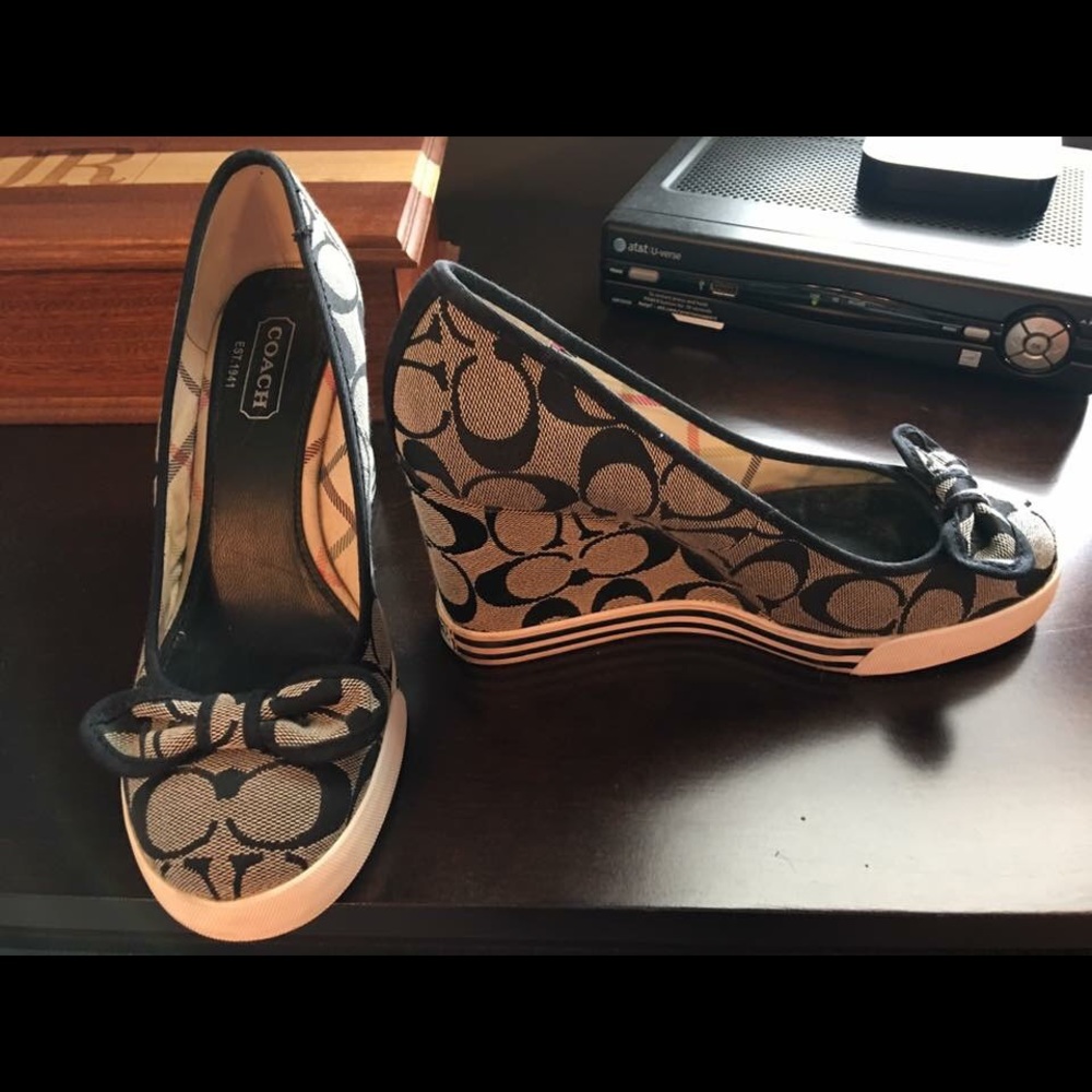 EUC Authentic Coach Wedge Shoes Black 7