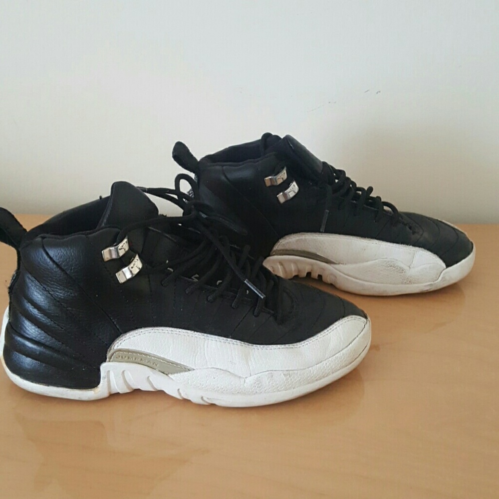 *SOLD* Nike Air Jordan 12 Playoffs shoes