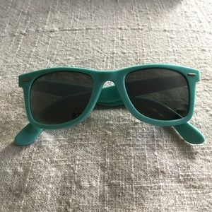 Ray Ban Wayfarer sunglasses
