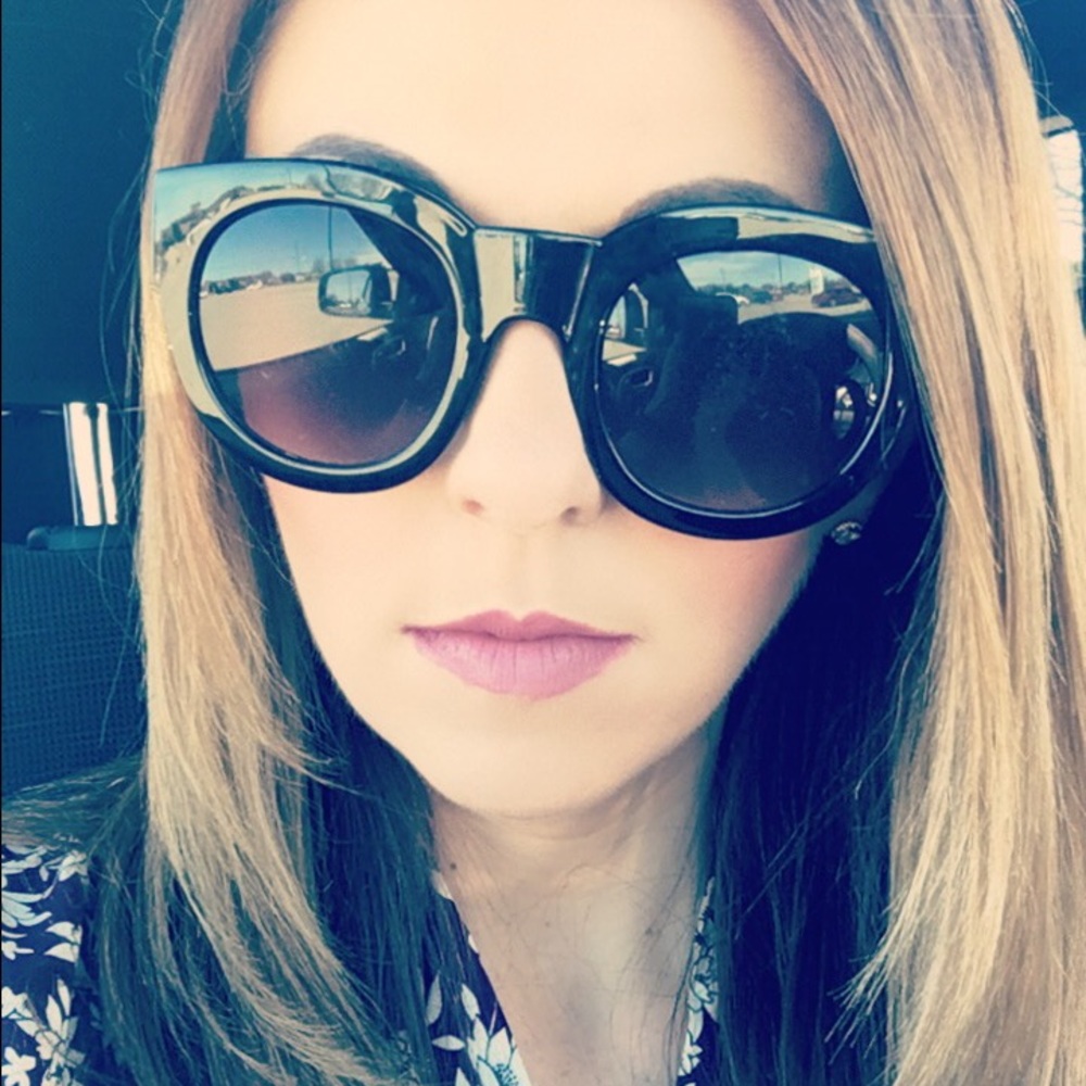 Meet your Posher, Jennifer