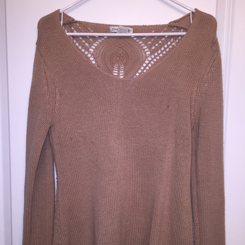 Sweater with crochet back